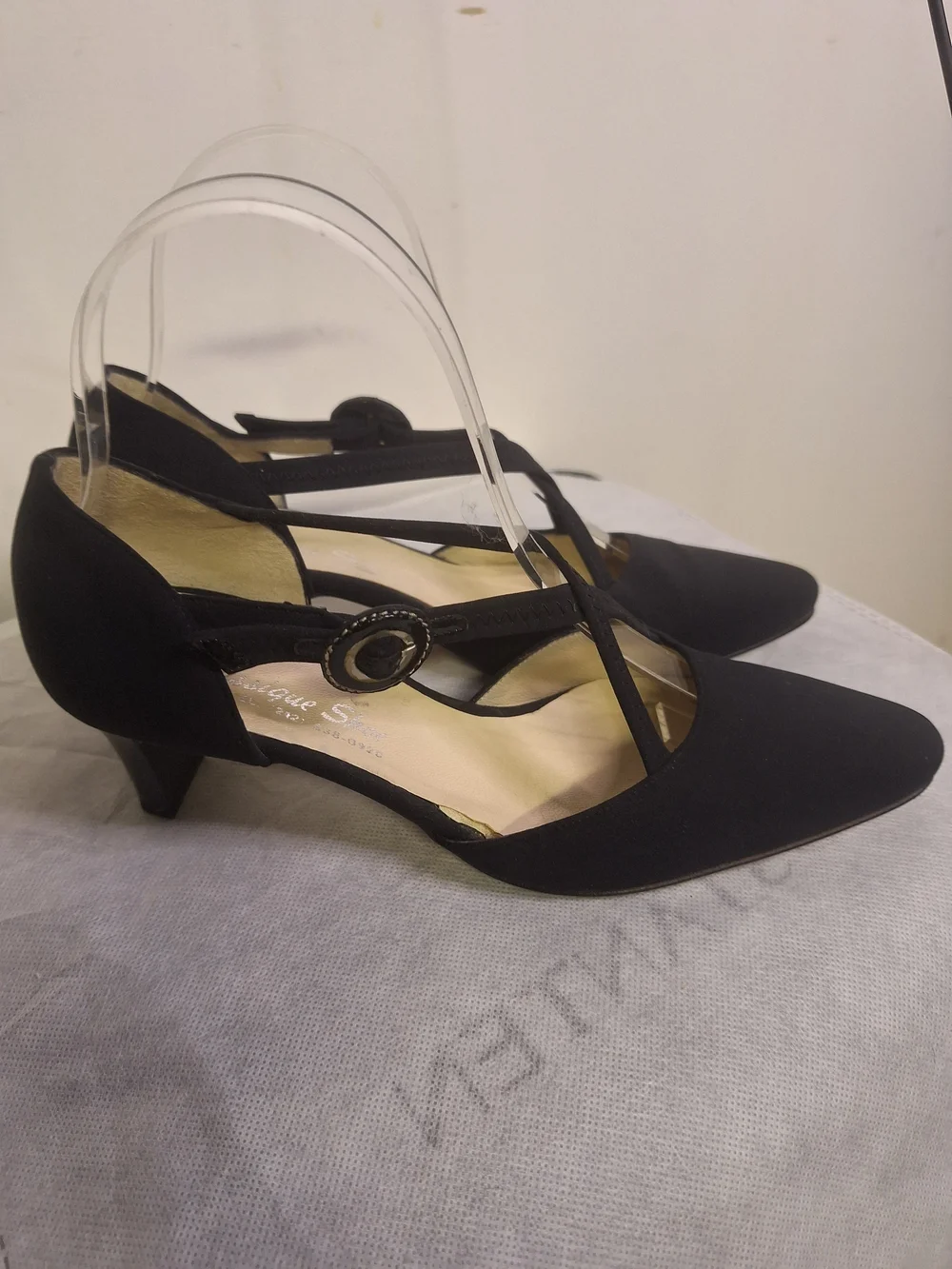 Classique Black Crisscross Strap Heels Size 6.5 Or 36